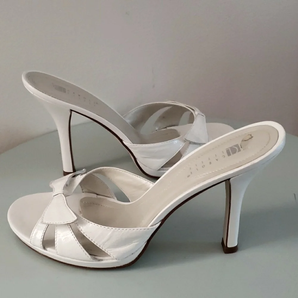 CL Carol Little White Ribbon Detail Leather Slides. Made in Brazil.